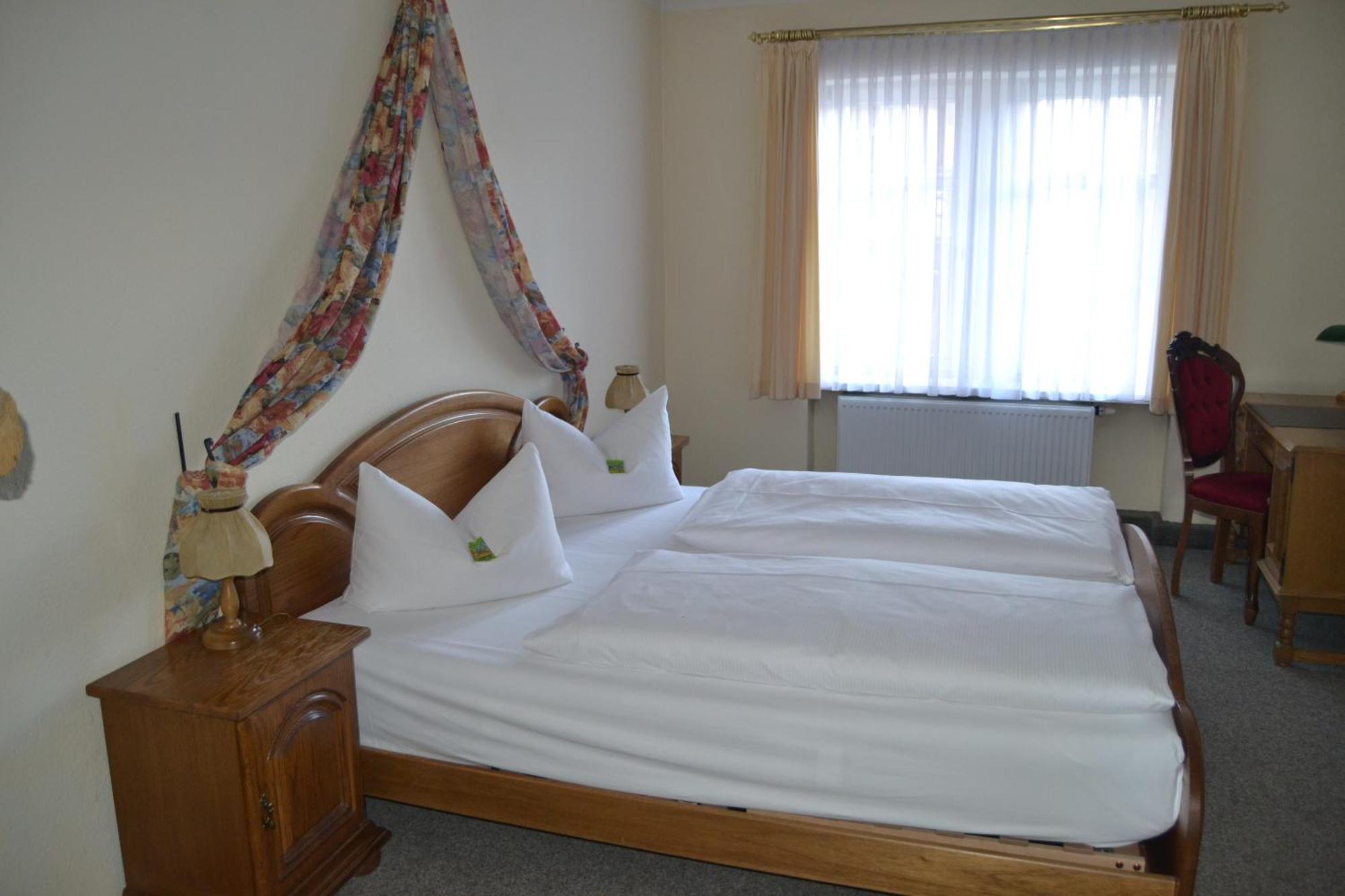 Hotel Anker Saalfeld Saale الغرفة الصورة
