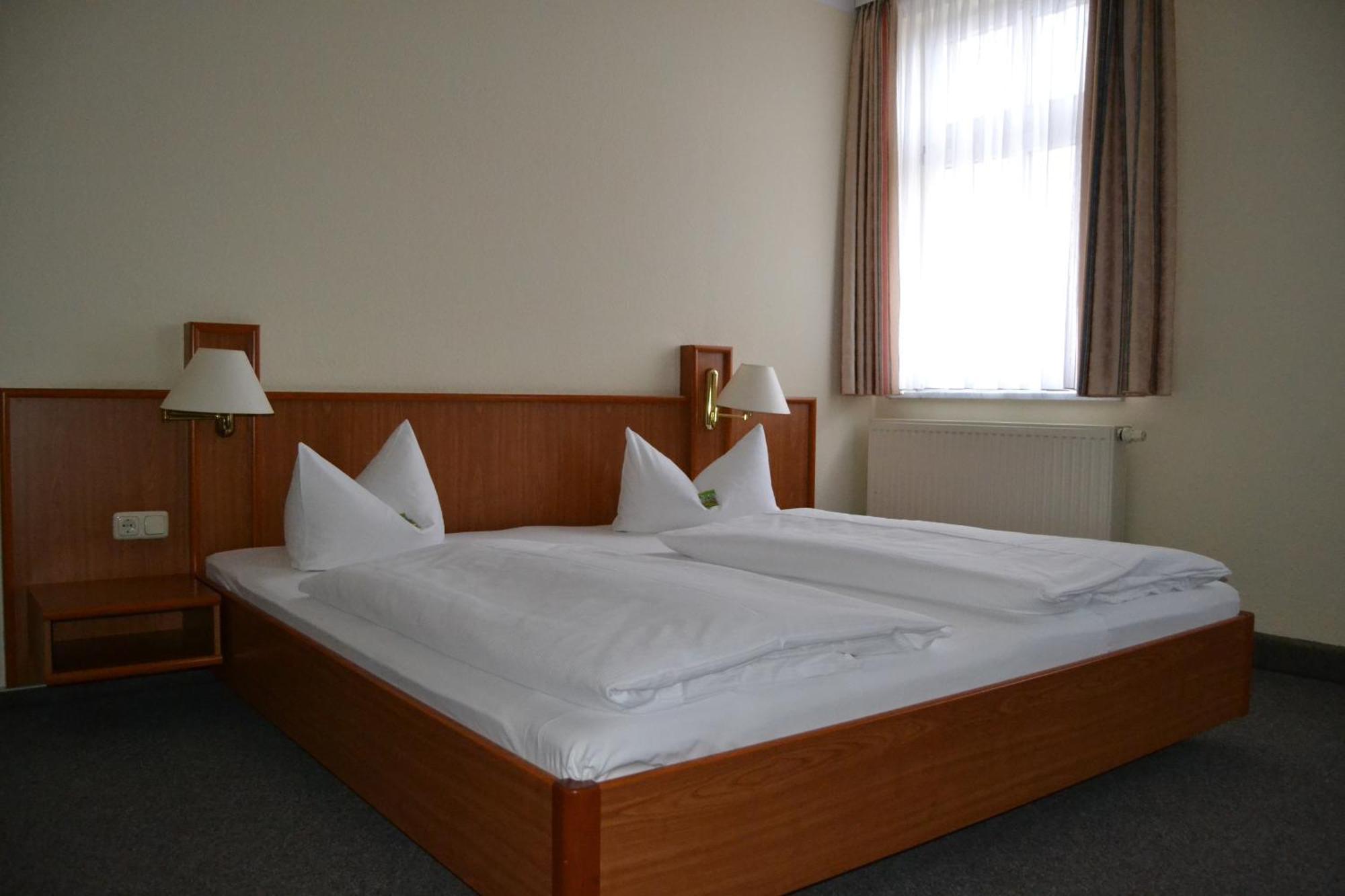 Hotel Anker Saalfeld Saale الغرفة الصورة