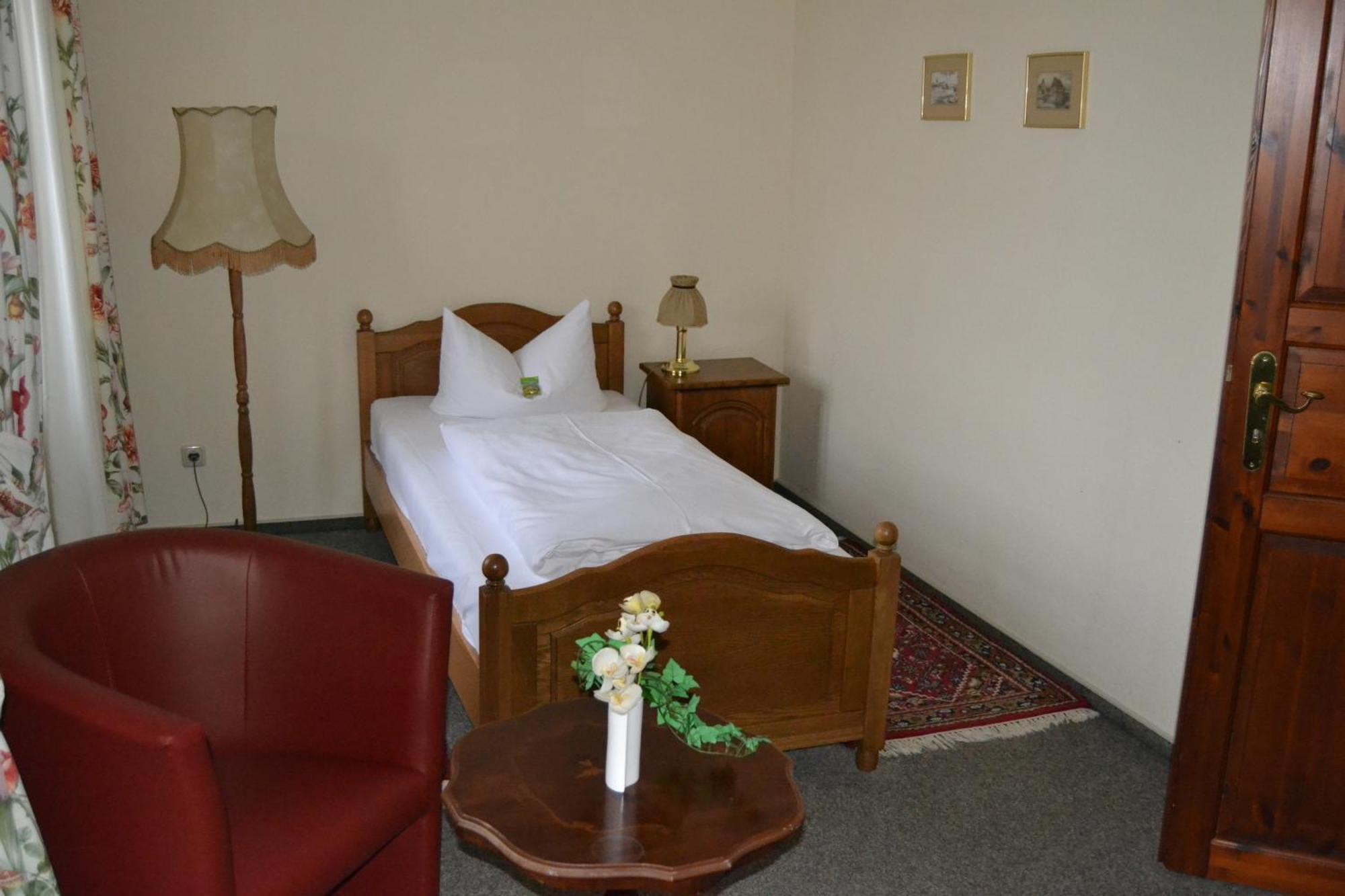 Hotel Anker Saalfeld Saale الغرفة الصورة